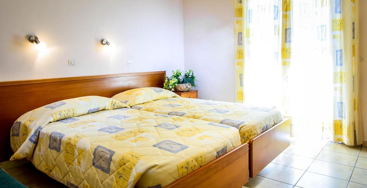 Athina Hotel Agios Georgios Pagon Room photo