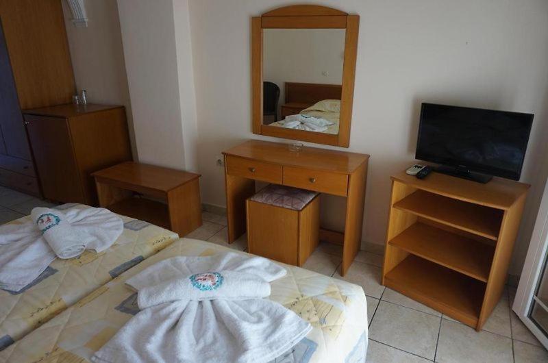 Athina Hotel Agios Georgios Pagon Room photo